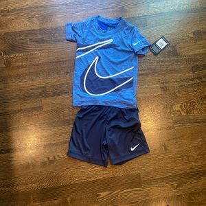 Boys 4T Nike active set